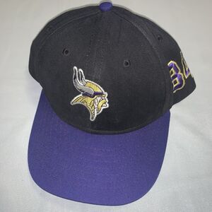 Vintage Minnesota Vikings Randy Moss 84 NFL Logo Athletic Snapback Hat Cap